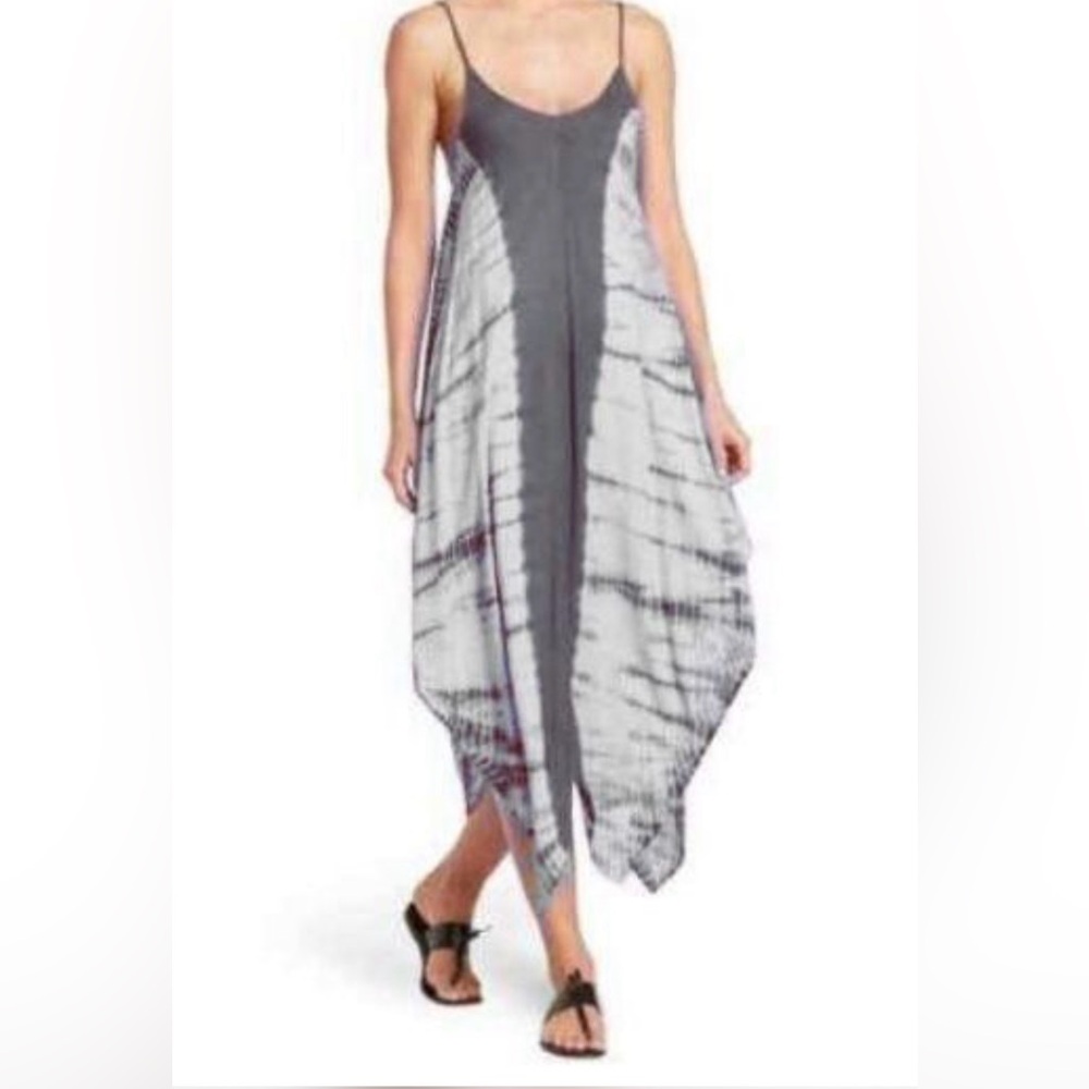 Elan dress look at other photos it’s Blue NWT size M